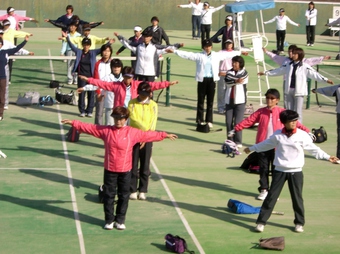 オープニングのラジオ体操(260KB) オープニングのラジオ体操(260KB)