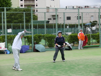 ラリーの応酬(300KB)