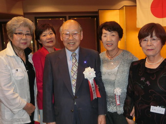 名誉会長を囲んで(114KB)