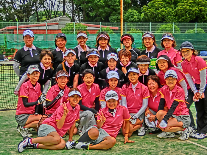 今年度＆前年度チーム仲良くパチリ