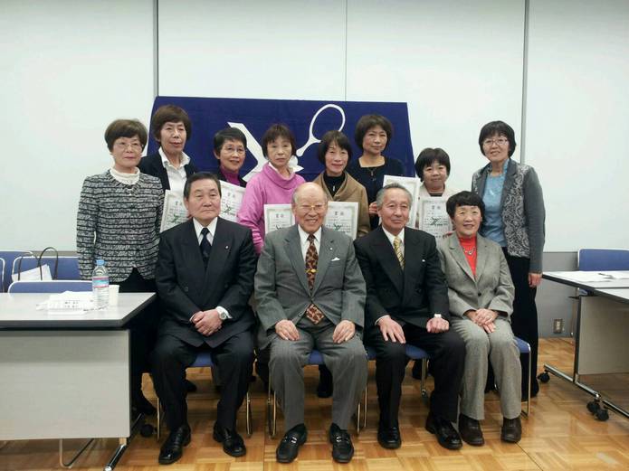 皆さんで記念写真! 皆さんで記念写真!