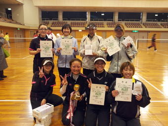 ４９歳以下の部入賞の皆さん(219KB)