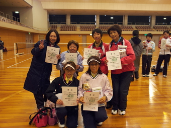 ５０歳以上の部入賞の皆さん(210KB)