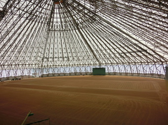 但馬ドームにコート出現(197KB) 但馬ドームにコート出現(197KB)