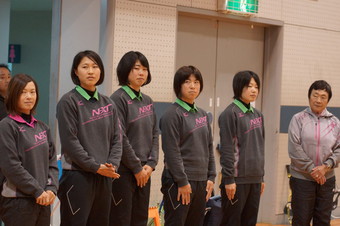 大野美紗子氏とナガセケンコー選手(87KB) 大野美紗子氏とナガセケンコー選手(87KB)