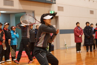 大野美紗子氏とナガセケンコー選手(76KB) 大野美紗子氏とナガセケンコー選手(76KB)