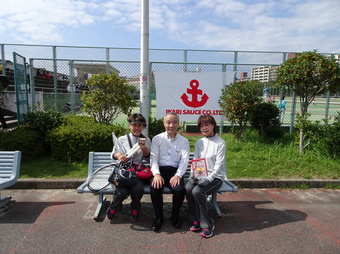 お楽しみ抽選当たりましたのでイカリさんと記念写真撮りました(205KB) お楽しみ抽選当たりましたのでイカリさんと記念写真撮りました(205KB)