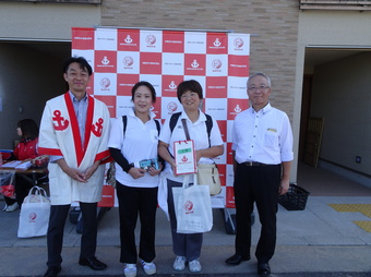 お楽しみ抽選当たり!(150KB) お楽しみ抽選当たり!(150KB)